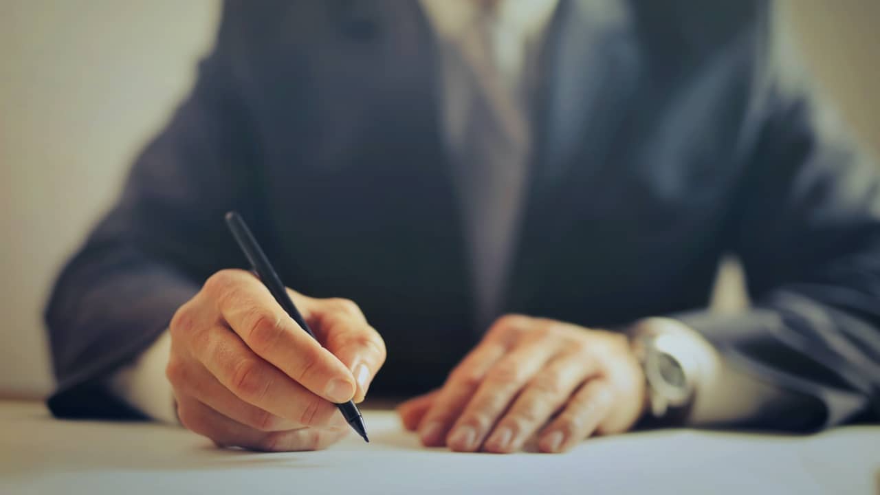 Rédaction - signature contrat d'apporteur d'affaires